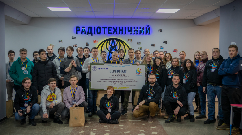 Викладачі кафедри разом з аспірантами  факультетів ЕЛБІ та ІРТЗІ ХНУРЕ прийняли участь у  Всеукраїнському інженерному хакатоні SmaRTF’2023: SMART MILITARY ELECTRONICS 2.0